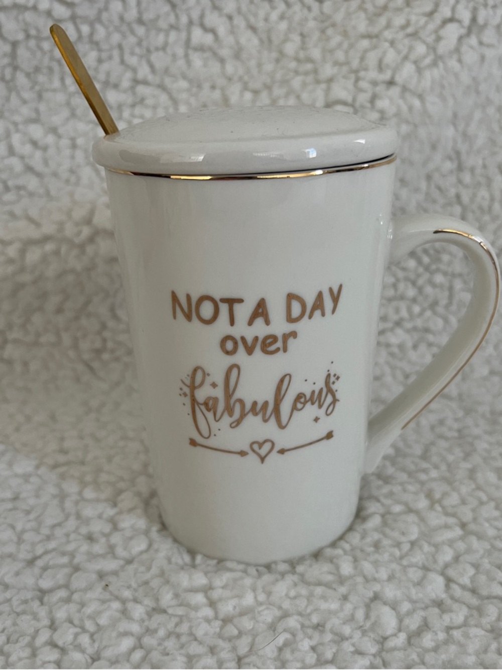 "Not a Day Over Fabulous" Latte Mug W/Lid & gold Spoon, cream/gold, excellent